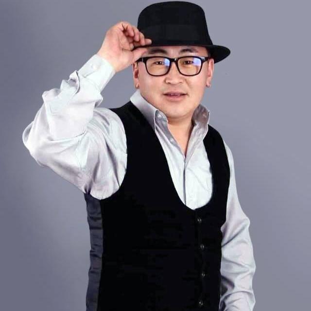 Дуучин С.Бичүүгийн “содон” тоглолтын реклам